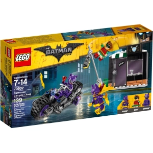 Lego Catwoman Catcycle Chase 70902