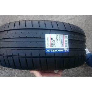 Michelin Pilot Sport 4 235/40 R19 96Y