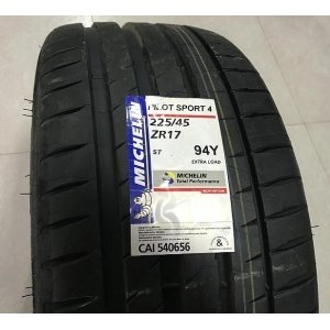 Michelin Pilot Sport 4 245/40 R18 93Y