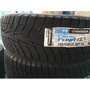 Hankook Winter i*Cept IZ2 W616 215/70 R15 98T