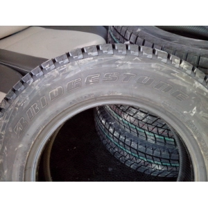 Bridgestone Blizzak DM-V1 255/60 R17 106R