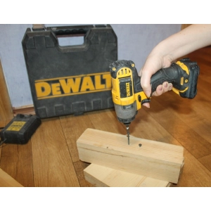 DeWALT