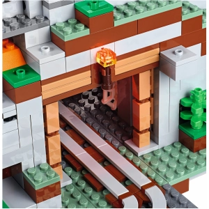 Lego The Mountain Cave 21137