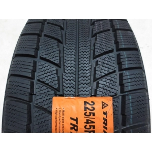 Triangle TR777 215/65 R16 102H