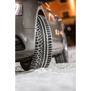 Nokian WR A4 215/50 R18 92V