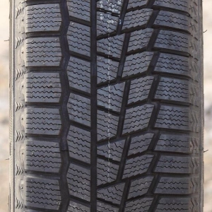 Maxxis Arctic Trekker SP-02 245/45 R18 100S