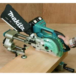 Makita DLS714RT2