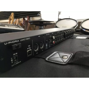 Behringer U-PHORIA UMC1820