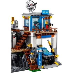 Lego Mountain Police Headquarters 60174