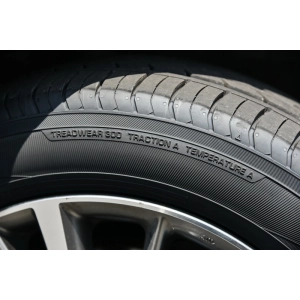 Yokohama BluEarth-Es ES32 185/60 R14 82H