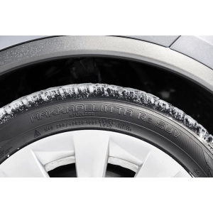 Nokian Hakkapeliitta R3 SUV 235/60 R16 104R