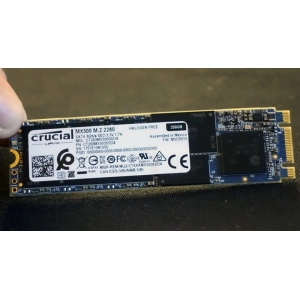 Crucial CT250MX500SSD4