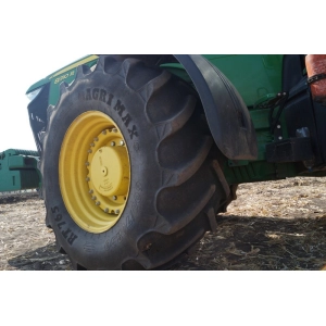 BKT Agrimax RT-765 600/70 R30 152A8