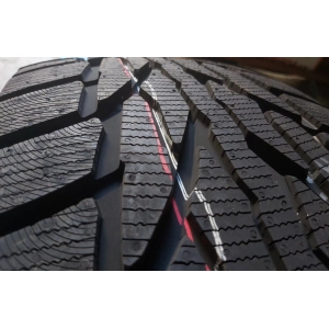 Kumho WinterCraft SUV Ice WS51 215/60 R17 100T