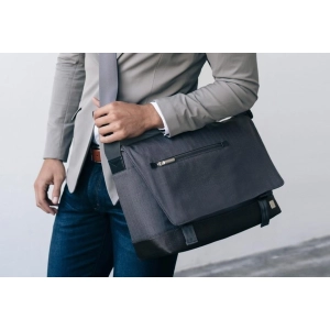 Moshi Aerio Messenger Bag 15