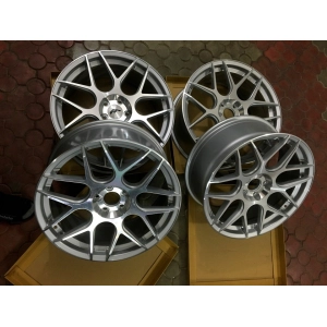 Japan Racing JR18 7x17/5x100 ET40 DIA73,1