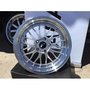 Japan Racing JR23 8,5x18/5x100 ET27 DIA74,1