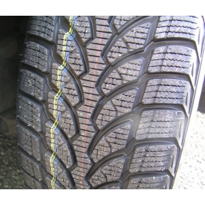 Bridgestone Blizzak LM-32