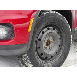 Continental ExtremeWinterContact 215/60 R17 96T