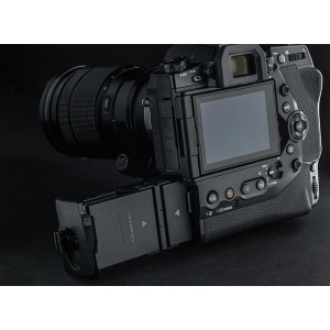 Olympus OM-D E-M1X body