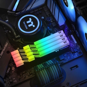 Thermaltake TOUGHRAM RGB 2x8Gb