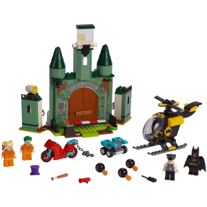 Constructor Lego Batman and The Joker Escape 76138