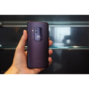 Motorola One Zoom