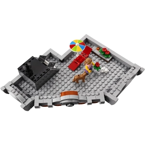 Lego Corner Garage 10264