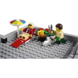 Lego Corner Garage 10264