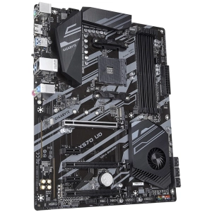 Gigabyte X570 UD