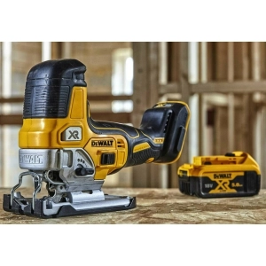 DeWALT DCS335N