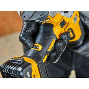 DeWALT DCS335N