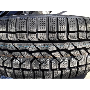 Kumho I`ZEN RV KC15 225/55 R18 102H