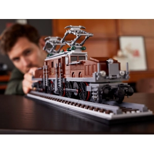 Lego Crocodile Locomotive 10277