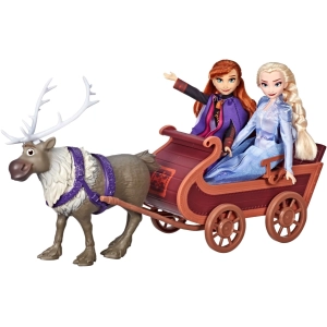 Muñeco Hasbro Sledding Sven and Sisters Elsa and Anna E5501