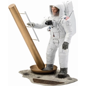 Maqueta Revell Apollo 11 Astronaut on the Moon (1:8)