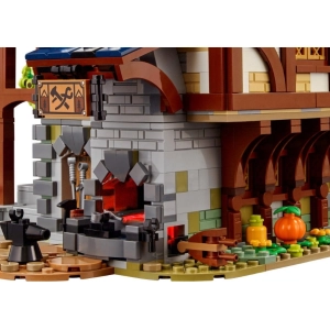 Lego Medieval Blacksmith 21325