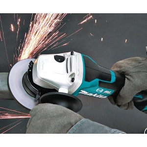 Makita DGA518RTJU