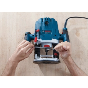 Bosch GOF 130 Professional 06016B7000