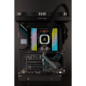 Corsair CSSD-F1000GBMP600PRO