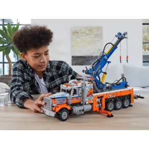 Lego Heavy-duty Tow Truck 42128