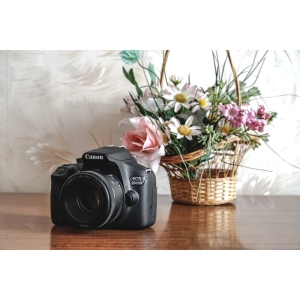 Canon EOS 2000D kit 50