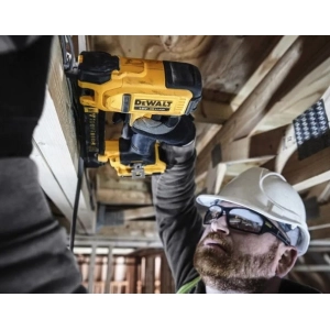 DeWALT DCN701D2