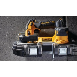 DeWALT DCS377NT