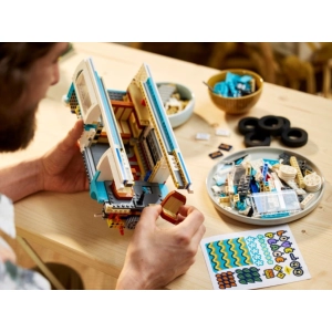 Lego Volkswagen T2 Camper Van 10279