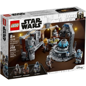 Lego The Armorers Mandalorian Forge 75319