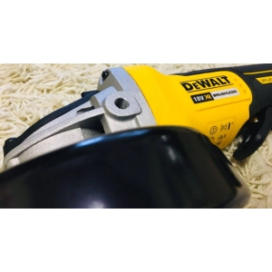 DeWALT DCG406P2