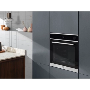 Electrolux SteamCrisp EOC 8P39 WX