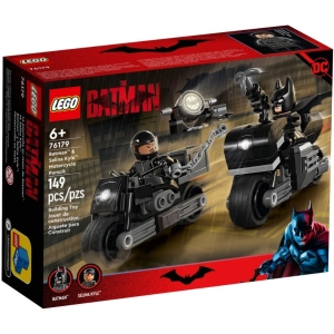 Lego Batman and Selina Kyle Motorcycle Pursuit 76179