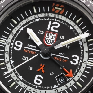 Luminox